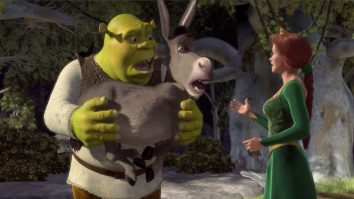 Ești fanul filmelor cu Shrek? Poți dormi în casa lui pentru un weekend