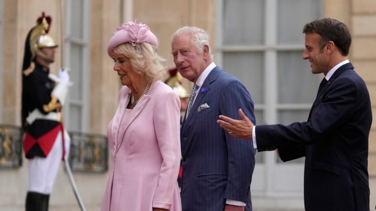 Regele Charles al III-lea se întâlnește cu Macron. Ce vor discuta cei doi