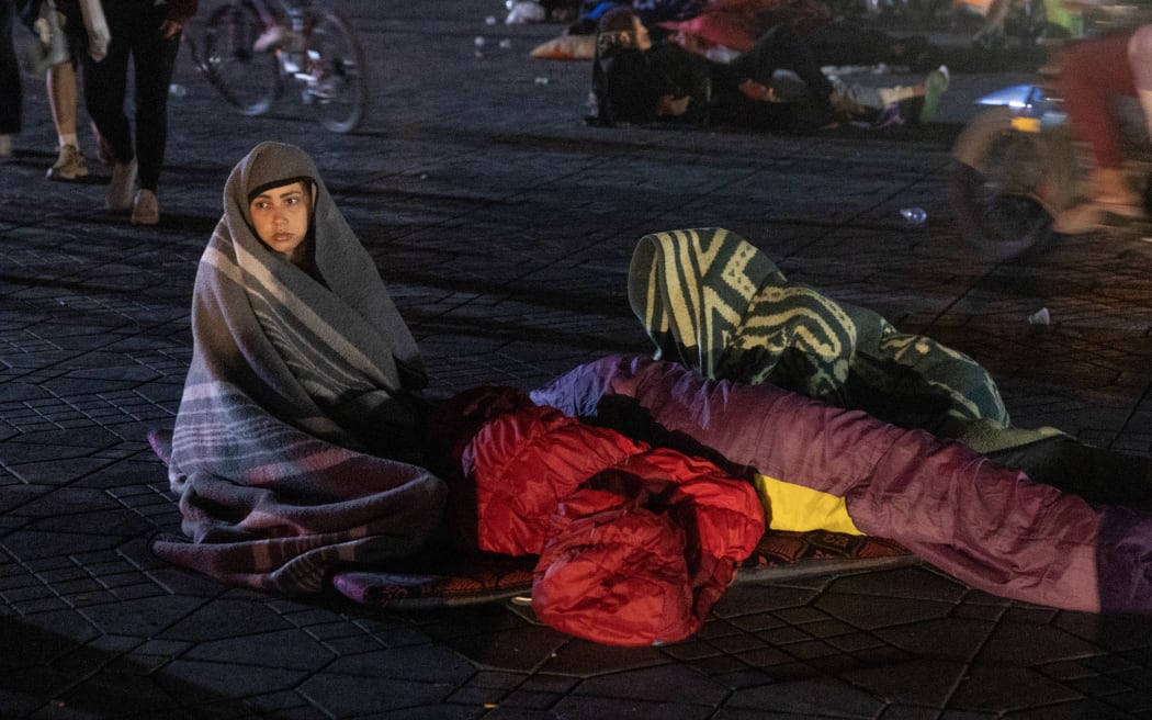 Cutremurul din Maroc a ucis peste 2.000 de persoane. Supraviețuitorii dorm în stradă