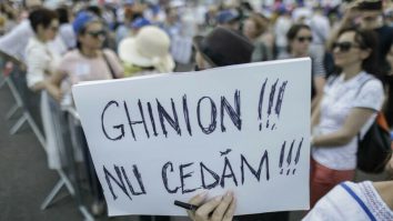 Profesorii amenință cu o posibilă grevă. Ruxandra Achim: „Probabil că nemulțumirile se leagă și de legea salarizării pentru că aceasta ar fi trebuit să fie gata la mijlocul lunii iulie”