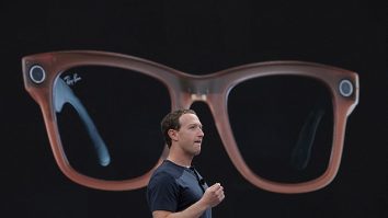 Mark Zuckeberg a anunțat lansarea primilor ochelari dotați cu A.I.. Chatboții Meta dau sfaturi de vacanță și lecții de gătit clienților