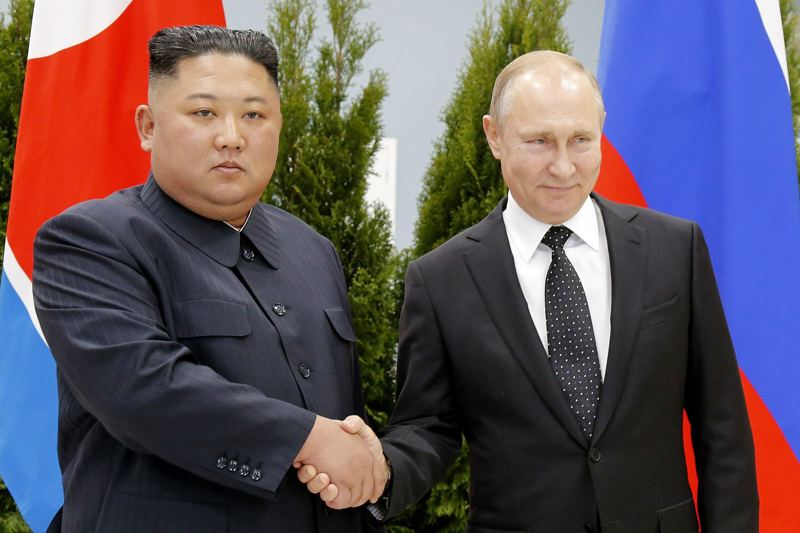 Putin caută arme în Coreea de Nord. Când se va întâlni cu Kim Jong Un