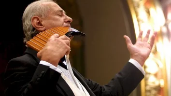 VIDEO. Gheorghe Zamfir a fost celebrat vineri seară la Stadionul Arcul de Triumf din București. Cine au fost invitații speciali ai evenimentului