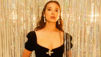 VIDEO. Laufey a devenit virală pe TikTok, după lansarea piesei „Falling Behind”. Cum a întâlnit-o artista pe Lady Gaga