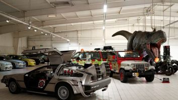 Un colecționar de mașini din „Fast and Furious” din Paris le închiriază turiștilor. El deține și două dintre mașinile lui Batman