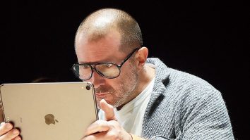 OpenAI şi fostul designer Apple pregătesc o nouă revoluţie a tehnologiei. Cum va funcționa iPhone-ul inteligenţei artificiale