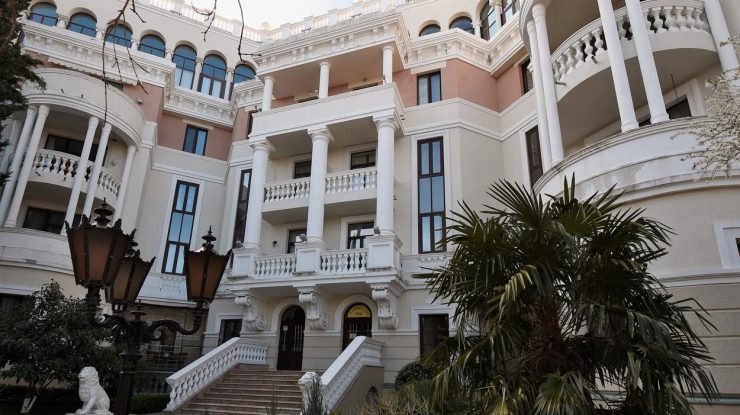 Tu știi cât costă apartamentul lui Zelenski din Crimeea? Rușii nu reușesc să vândă proprietatea