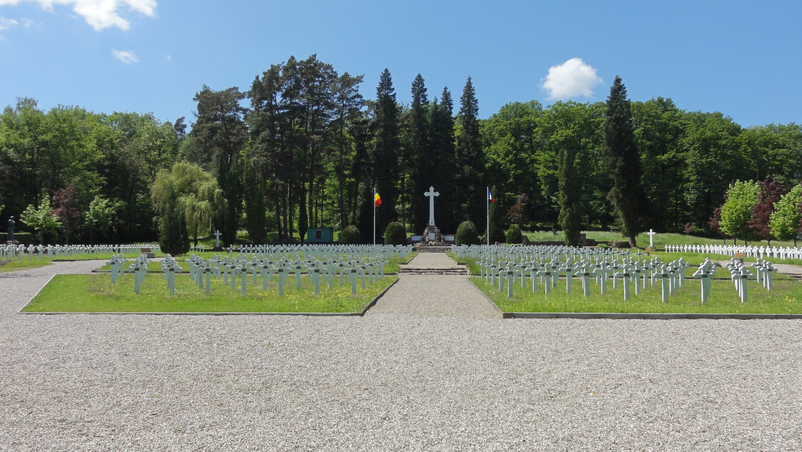UNESCO anunță ce situri au primit un loc pe lista sa de Patrimoniu Mondial. Cimitirul din Soulzmatt a fost propus de Franța