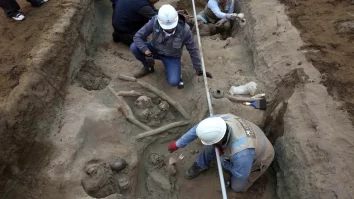 FOTO- Peru: Muncitorii descoperă opt mumii și obiecte pre-Inca