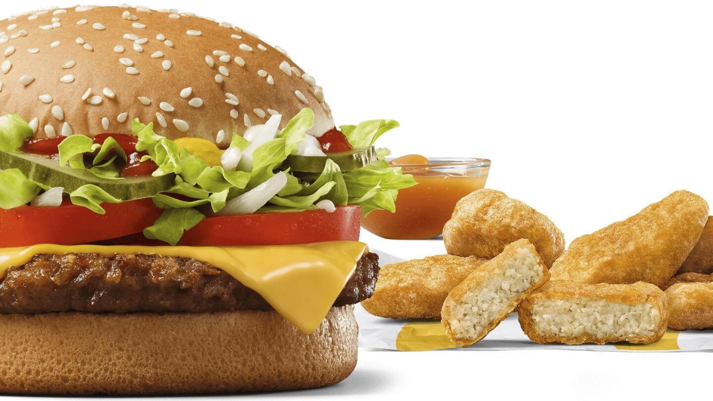 Piața burgerilor vegani ar putea ajunge la o creștere de 2 miliarde de dolari până în 2026. Ce țări consumă cel mai mult produsul