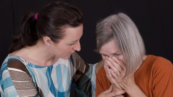 Oamenii singuri văd lumea în mod diferit. Această unicitate poate afecta și mai mult sentimentele de izolare și lipsa conexiunilor sociale