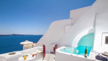 Aplicația Airbnb îți oferă oportunitatea să te cazezi o noapte la una dintre vedetele tale preferate acasă