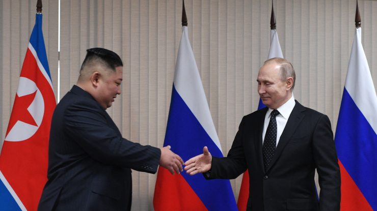 Coreea de Nord a livrat peste 1000 de containere de armanent militar Rusiei. Kim Jong Un a cerut o creștere a producției de arme nucleare