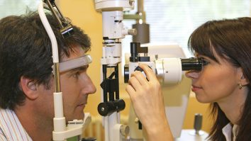 Inteligența artificială revoluționează medicina. Cercetătorii din Marea Britanie au dezvoltat un sistem care identifică bolile oculare