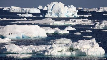 Gheața care înconjoară Antarctica a scăzut la un nivel nemaiîntâlnit până acum. Experții: „Este atât de departe de tot ce am văzut până acum, încât este aproape uluitor”