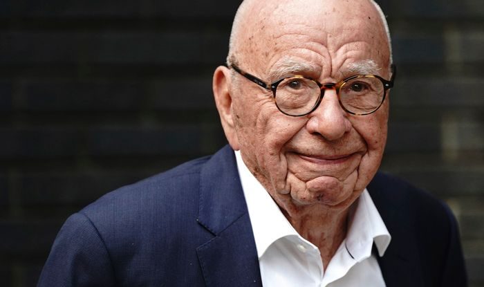 Rupert Murdoch spune că se retrage din funcția de președinte al Fox și News Corp. Fiul său, Lachlan, va conduce ambele companii