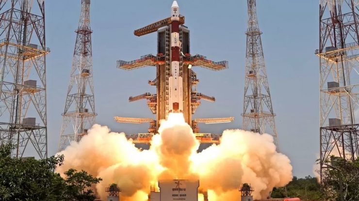 India zboară către Soare. A lansat cu succes prima misiune