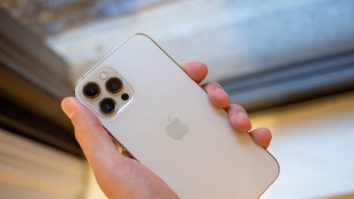 Franţa opreşte vânzările de iPhone 12. Ce nereguli a constatat Agenția franceză pentru controlul frecvențelor radio