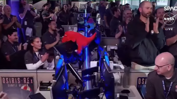 VIDEO. NASA și-a încheiat misiunea după șapte ani. Agenția spațială a eliberat cel mai mare asteroid adus vreodată pe Pământ