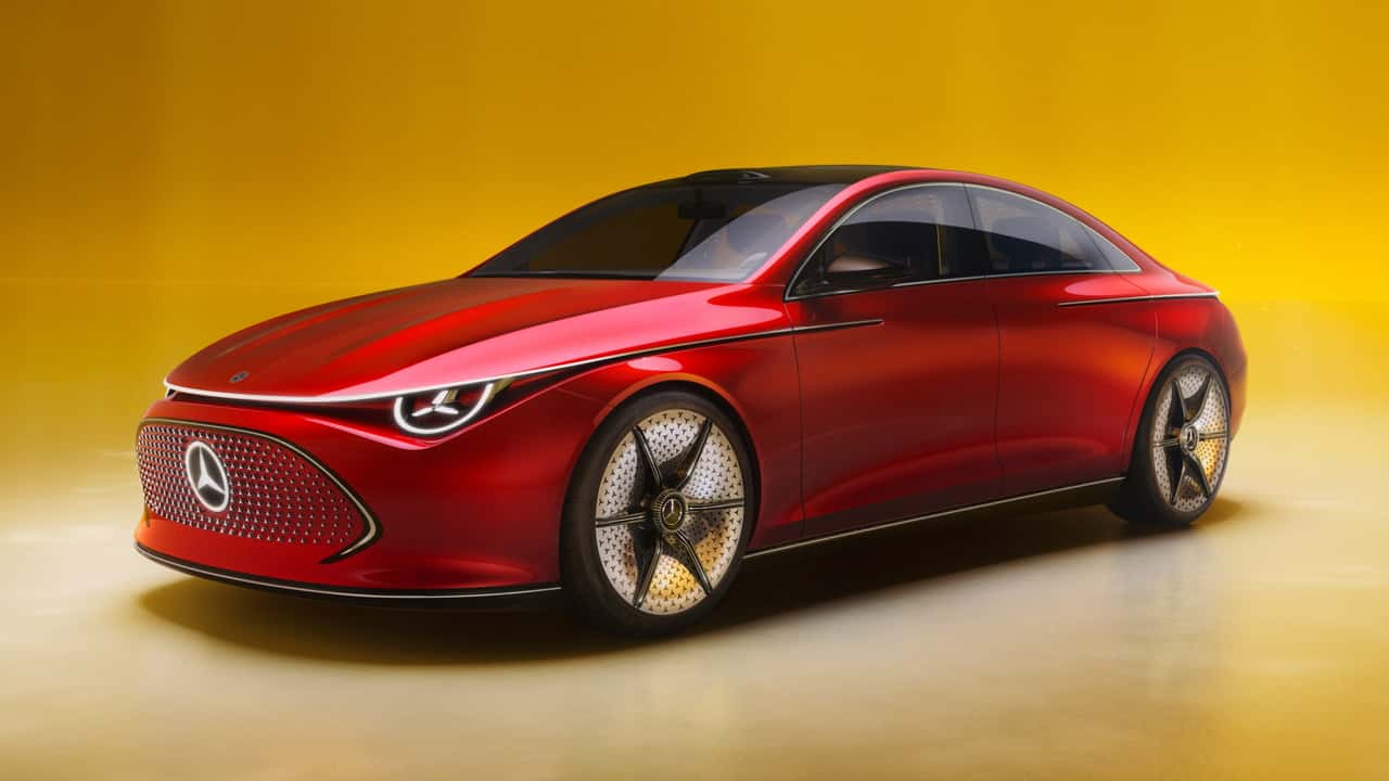 Confruntarea auto de top. Mercedes provoacă Tesla la autonomie