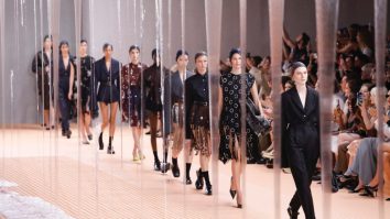 VIDEO. Milano Fashion Week 2023: Colecțiile propuse de Gucci, Prada, Roberto Cavalli și Tom Ford pentru sezonul de primăvară-vară 2024