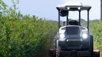Tractoarele autonome ar putea salva fermierii. Ce a pregătit compania Monarch din California
