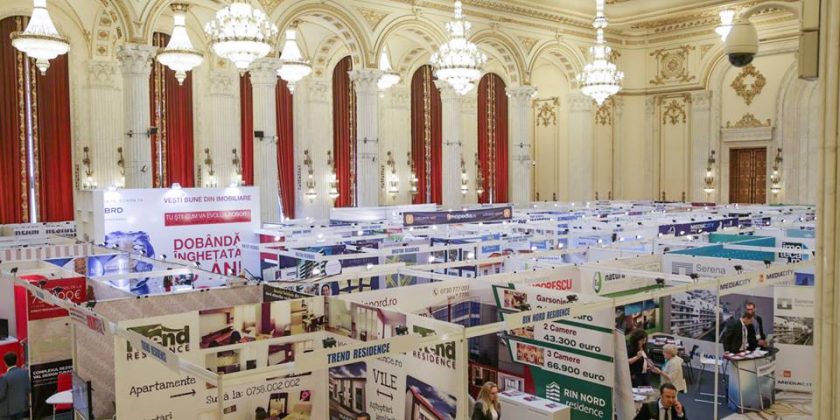Târgul imobiliar al toamnei s-a deschis astăzi la Palatul Parlamentului. Dezvoltator: „Se va continua o creștere de prețuri, care este deja destul de accentuată în ultimii 2-3 ani”
