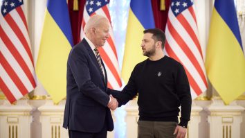 Volodimir Zelenski merge la New York, unde se va întâlni cu Joe Biden. Cei doi șefi de stat ar urma să discute despre rachete cu rază lungă și aeronave F-16