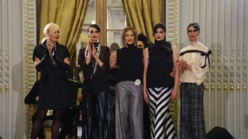 FOTO. 17 designeri români i-au adus un omagiu lui Coco Chanel la cea de-a 33-a ediție Soirees de la Mode. Ce colecții au prezentat