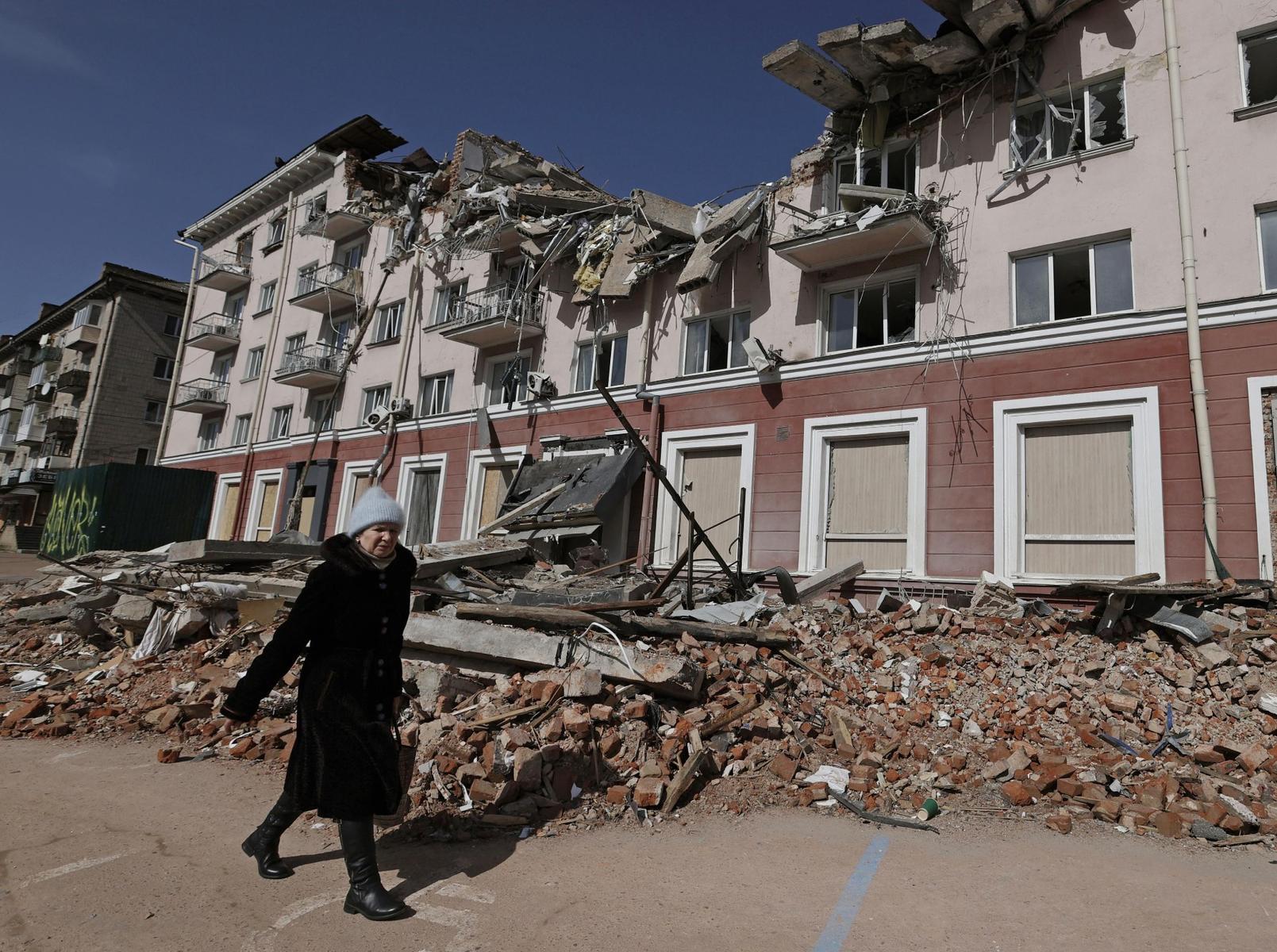 LIVE UPDATE. Ziua 599 de război în Ucraina. Luptele de-a lungul secțiunii nordice a frontului de est al Ucrainei s-au înrăutățit semnificativ/ Bombardamentele rusești asupra așezărilor civile au rănit 22 de civili