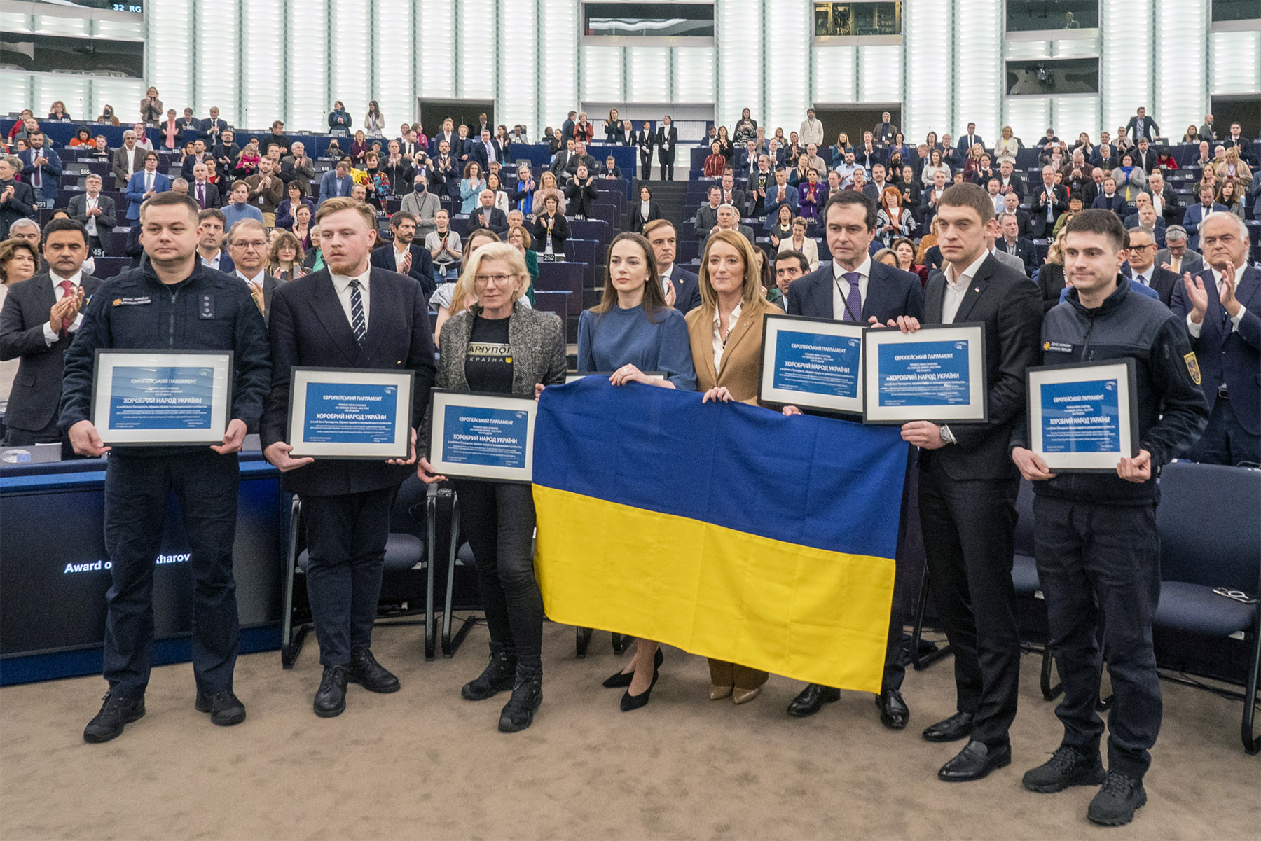 Mahsa Amini primește premiul Saharov pentru libertate al UE ediţia 2023