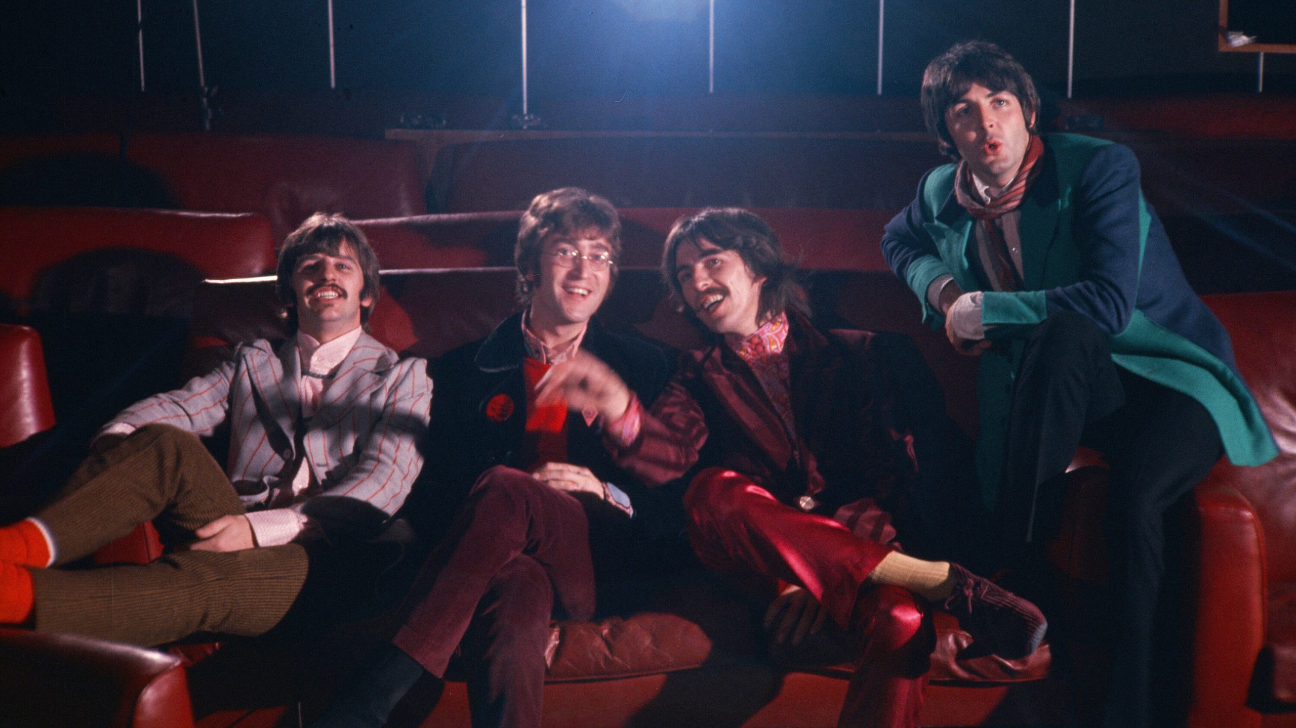 La mai bine de 50 de ani de la despărțirea de The Beatles, trupa a anunțat lansarea „ultimului lor cântec”. Inteligența artificială a „redat” vocea lui Lennon