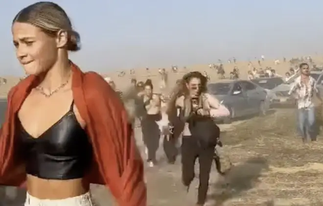 VIDEO. Povestea emoționantă a unei tinere care a supraviețuit atacurilor Hamas de la festivalul din sudul Israelului. Imaginile filmate de aceasta în timpul concertului „sângeros”
