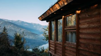 Pădurile din Munții Făgăraș devin Yellowstone al României. Fundația Conservation Carpathia vrea să facă cel mai mare parc național împădurit din Uniunea Europeană