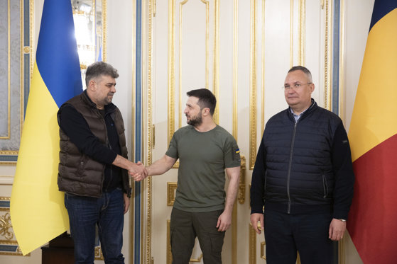Volodimir Zelenski a vizitat România: „În România se creează un centru de pregătire a piloților ucraineni”/ Klaus Iohannis: „Am semnat o declarație comună care evocă acest cadru principal de cooperare”