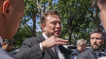 Pentru că nu vrea să respecte legile UE, Elon Musk va bloca accesul europenilor la X