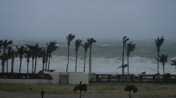 Uraganul Norma lovește peninsula Baja California din Mexic. Sunt așteptate inundații severe