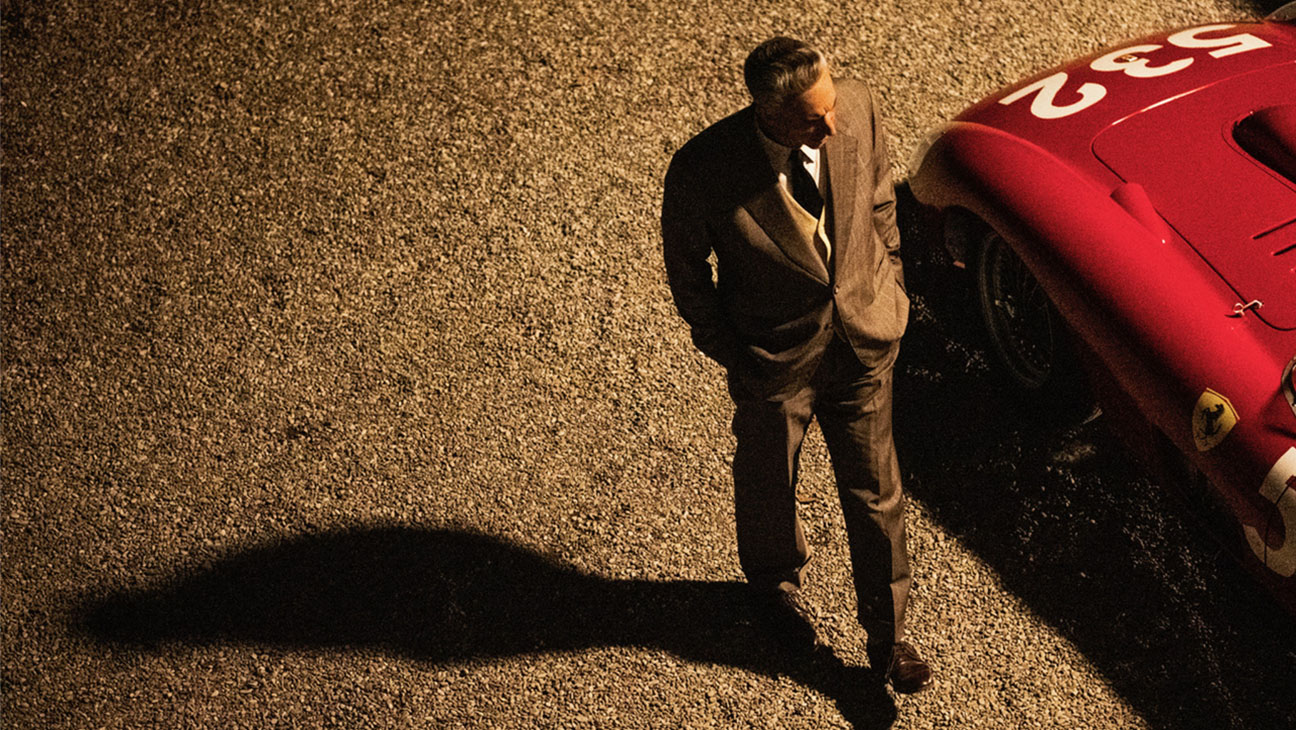 A apărut trailerul filmului „Ferrari”, regizat de Michael Mann. Când va avea premiera