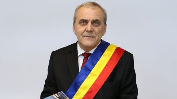 Interceptări în dosarul primarului PSD Mioveni, Ion Georgescu, „eu nu am luat, am dat”: „Eu vă spun doar atât: ”Domnu’ primar, este bine 30.000 de euro?” Dumneavoastră ați zis…ați dat din cap, în sensul că „da” (…) Dacă considerați că este valabilă oferta mea, eu vin și vă aduc și diferența”