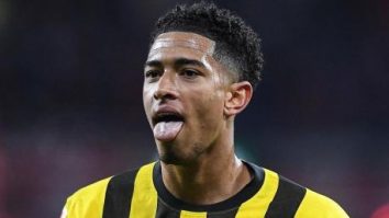 De ce aleargă sportivii cu limba scoasă pe teren? Jude Bellingham a fost dus la posturolog