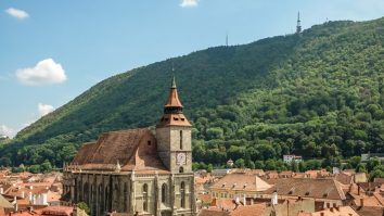 Braşovul este pe primul loc în topul orașelor cu cele mai multe rezervări pentru city break. Ce obiective poți vizita