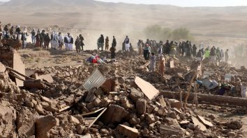 Un cutremur cu magnitudinea de 6,3 grade a lovit duminică vestul Afganistanului, la puțin peste o săptămână după ce seisme puternice au ucis mii de oameni