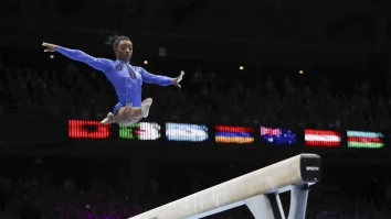 Simone Biles intră în istorie. Sportiva a devenit cea mai decorată gimnastă din toate timpurile