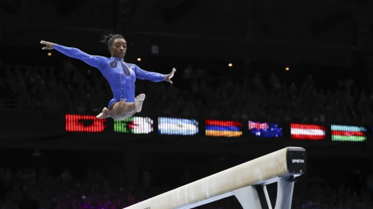 Simone Biles intră în istorie. Sportiva a devenit cea mai decorată gimnastă din toate timpurile