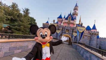 Parlamentul lui Mickey Mouse? Un tren cu eurodeputați a ajuns la Disneyland, după ce a greșit drumul spre Strasbourg