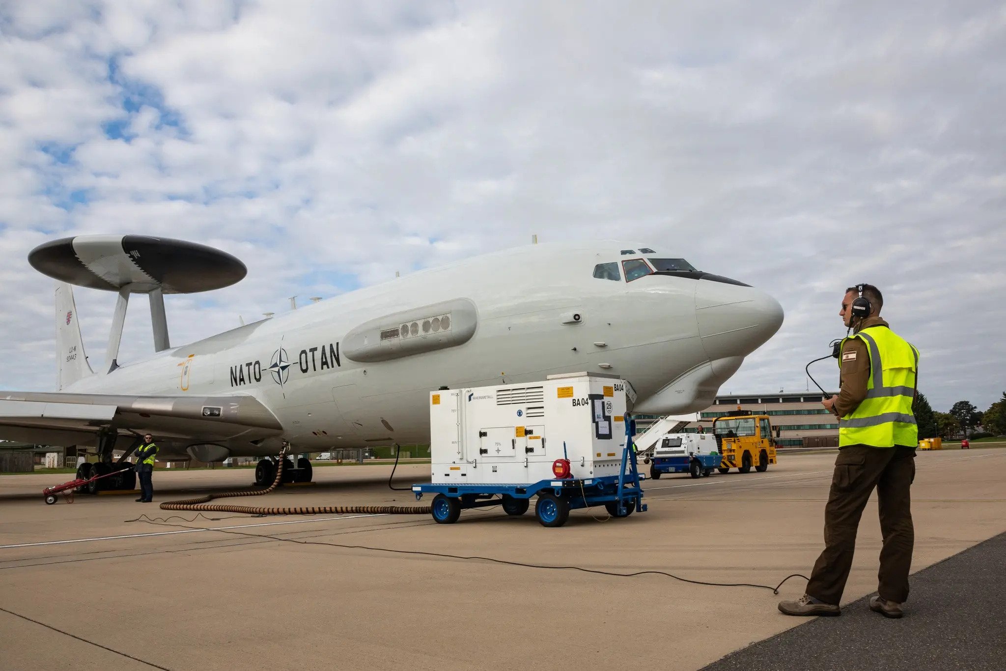 NATO trimite avioane spion în țările baltice. Trei aeronave pot acoperi întreaga zonă a Europei Centrale