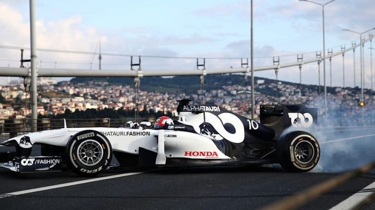 Două dintre cele 10 echipe de Formula 1 vor suferi o schimbare de nume înainte de sezonul 2024. Ce modificări vor fi aduse