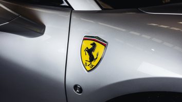 Ferrari va accepta de acum plata în criptomonede. Motivul: solicitările făcute de clienții bogați ai companiei