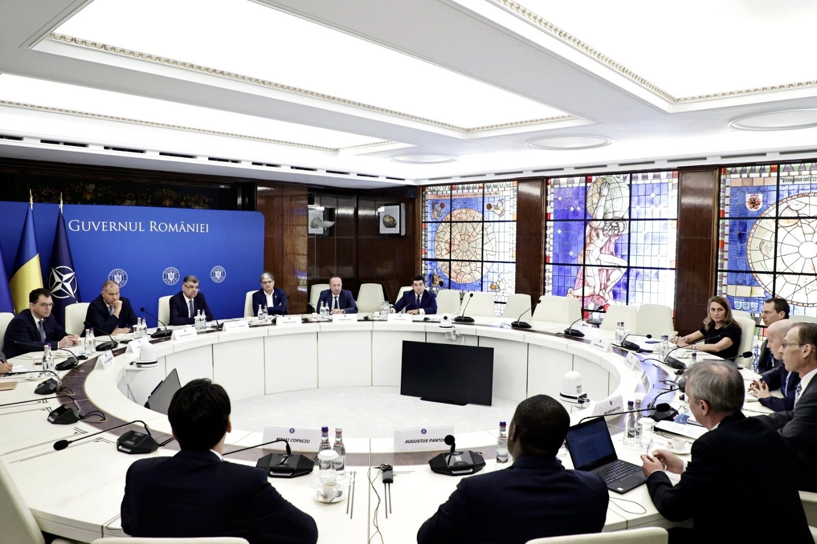 FMI avertizează că măsurile fiscale adoptate de Guvern nu vor aduce suficienți bani la buget. Cum a trecut România peste șocurile economice recente