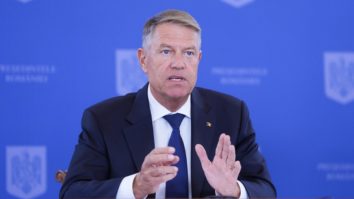 Klaus Iohannis merge luni la Paris. Președintele participă la reuniunea de lucru privind sprijinul acordat Ucrainei